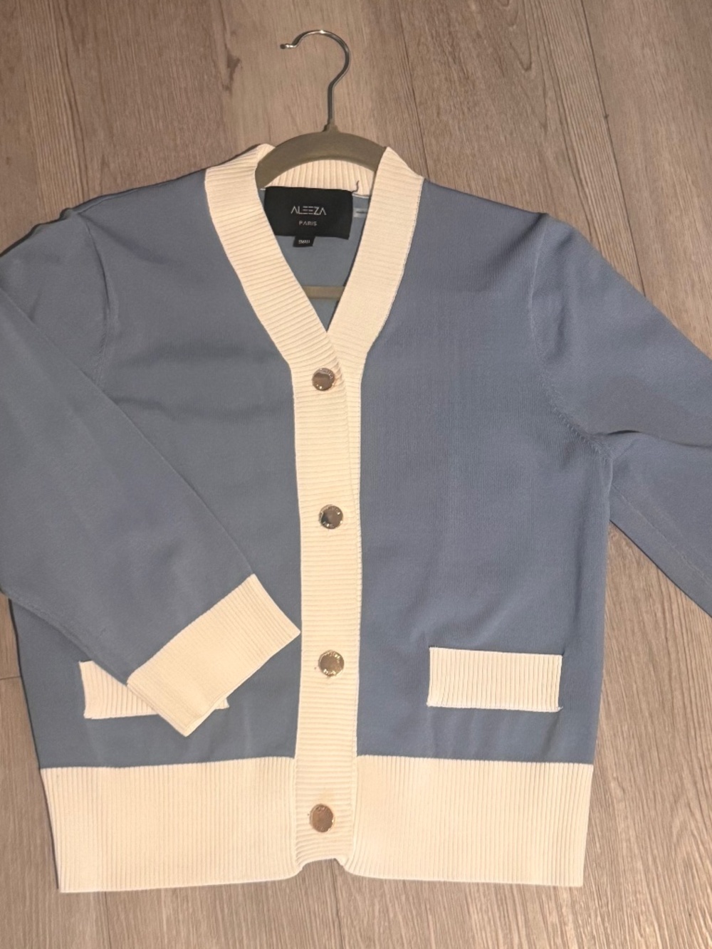 Aleeza Paris blue and cream size small knit cardigan
